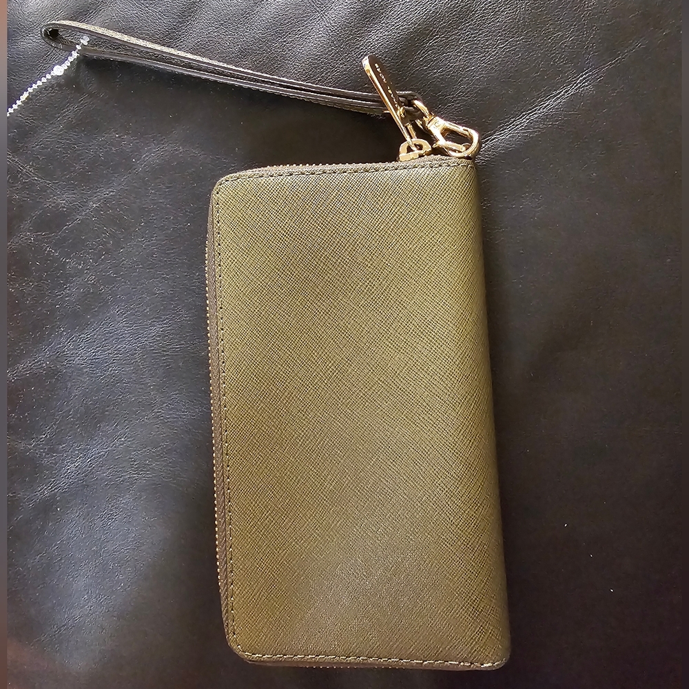 Michael Kors Large Continental Wallet Saffiano leather Olive NWOT - Picture 2 of 16